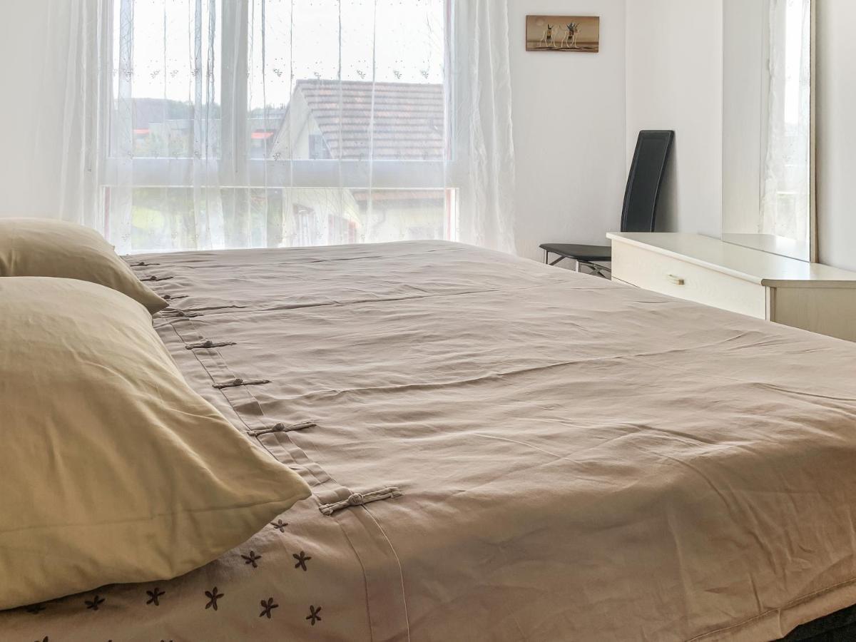 Hotel Haus Zur Lilie Hinwil Esterno foto