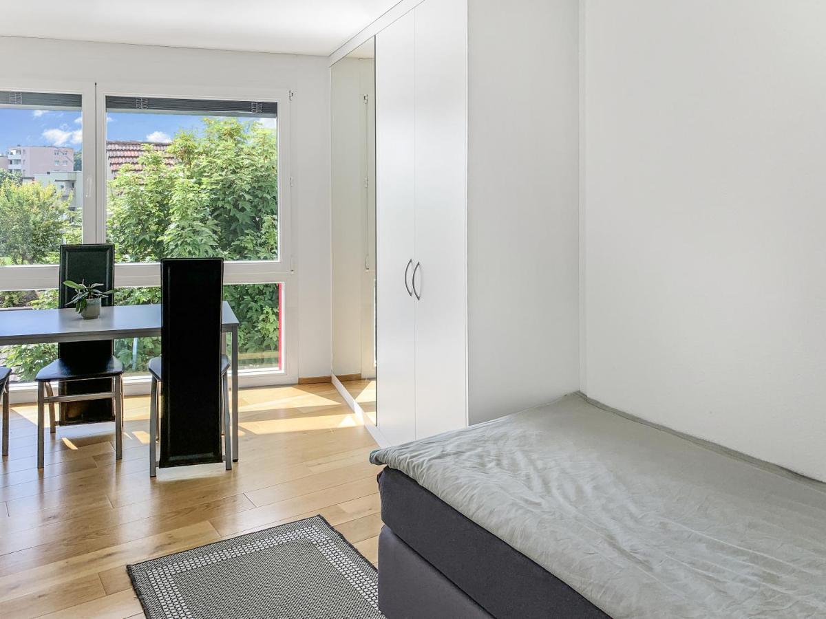 Hotel Haus Zur Lilie Hinwil Esterno foto