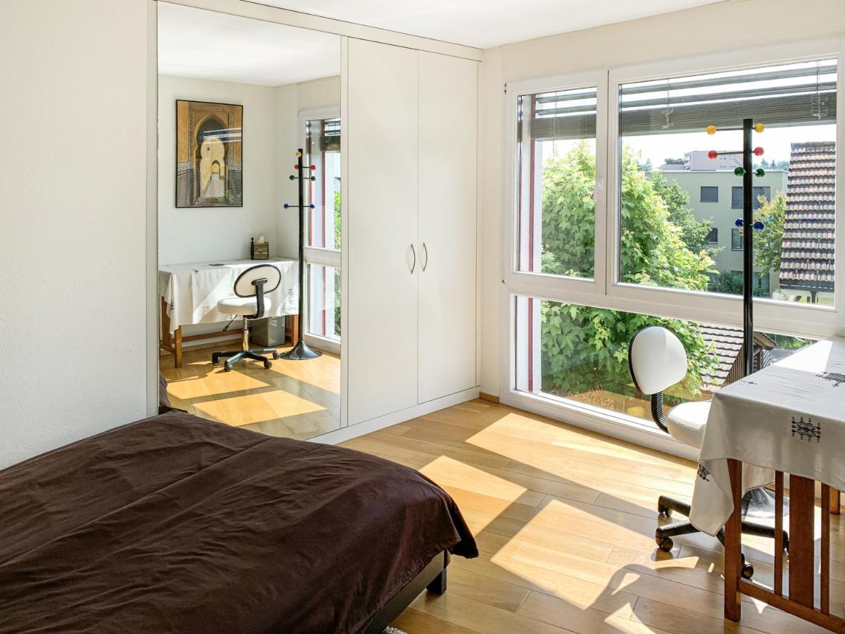 Hotel Haus Zur Lilie Hinwil Esterno foto